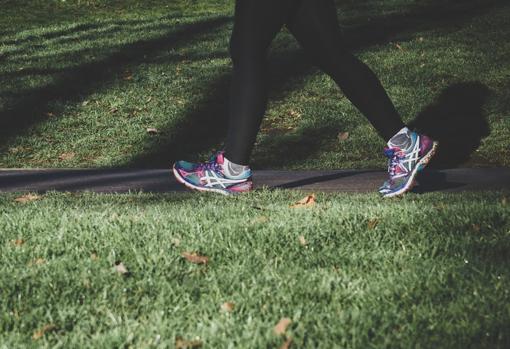 Caminar es lo de los deportes que adelgaza