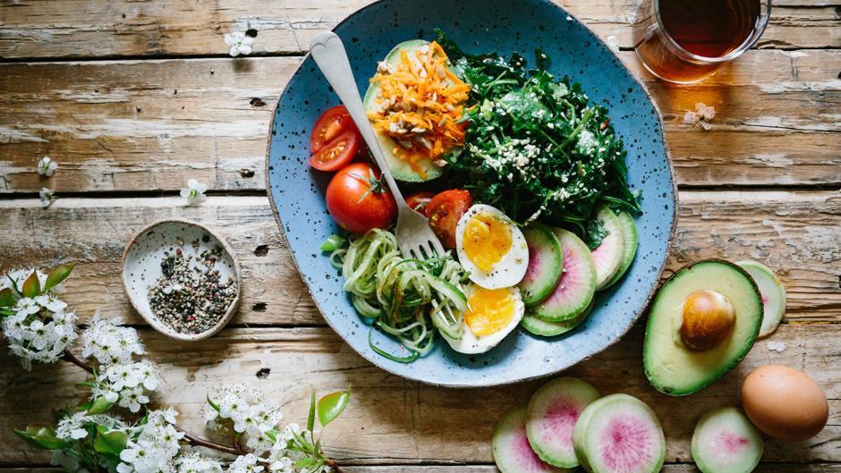 Vídeo: Cómo disfrutar de la comida sin prisa y sin culpa en 9 minutos