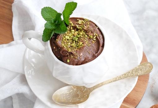 Mousse de aguacate y cacao: el postre saludable para escapar del azúcar