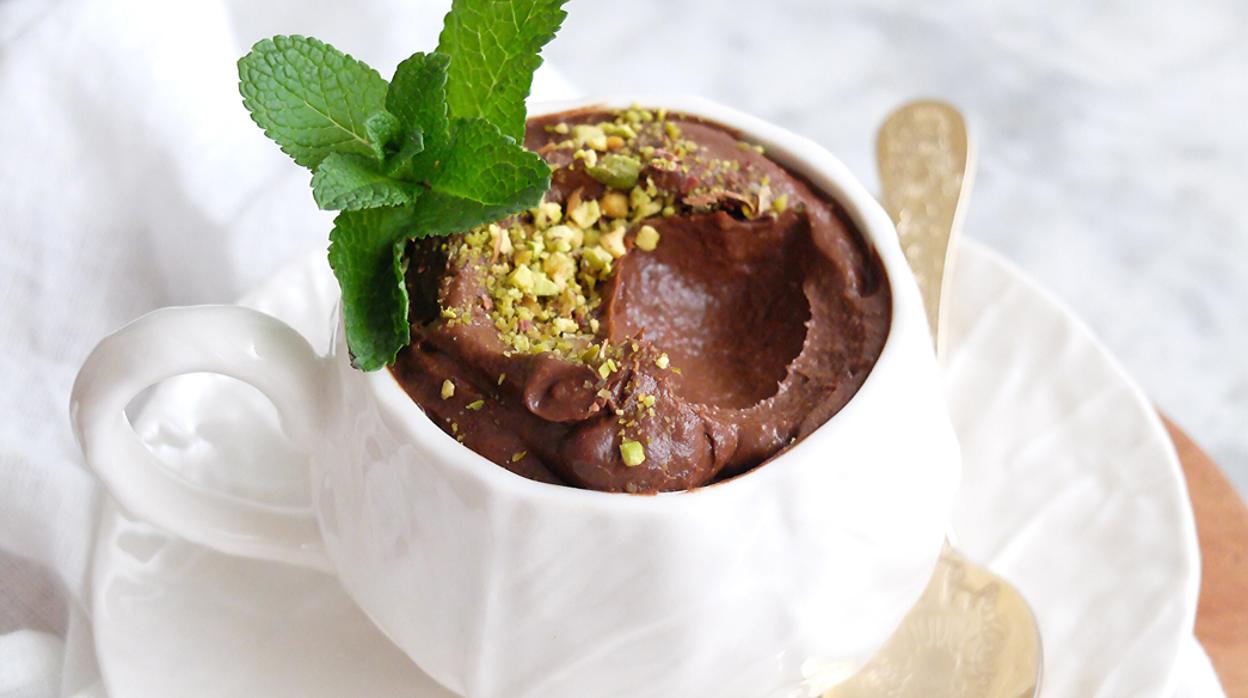https://s1.abcstatics.com/media/bienestar/2020/01/29/receta-mousse-aguacate-kcHG--1248x698%40abc.jpg