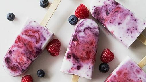 Ocho recetas de helados caseros con base de frutas o cacao