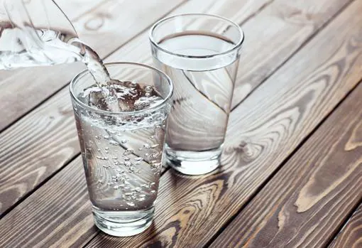 Cuánta agua debo beber en verano.
