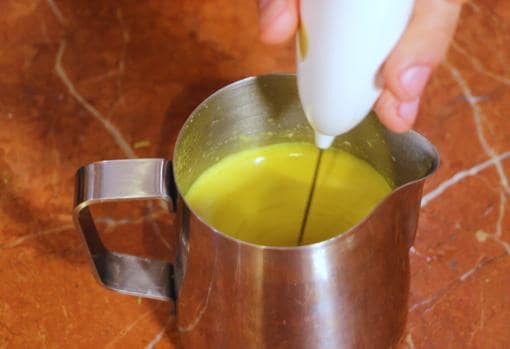 Cómo preparar cúrcuma latte