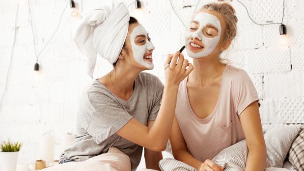 ¿Es bueno hacerse mascarillas con frutas para la cara?