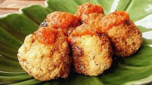 Albóndigas veganas con tomate al curry.