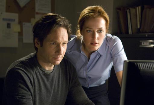 Mulder y Scully, protaginistas de «Expediente X» y una de las parejas de ficción más famosas de la historia