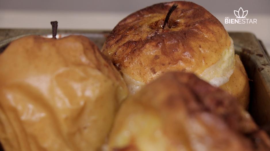La técnica para caramelizar la manzana asada sin azúcar, paso a paso con el Chef Bosquet