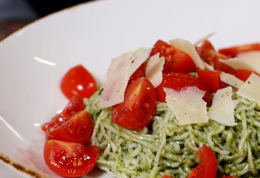 Pasta konjac con pesto de pistachos