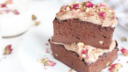 Brownie con cremoso de cacao.