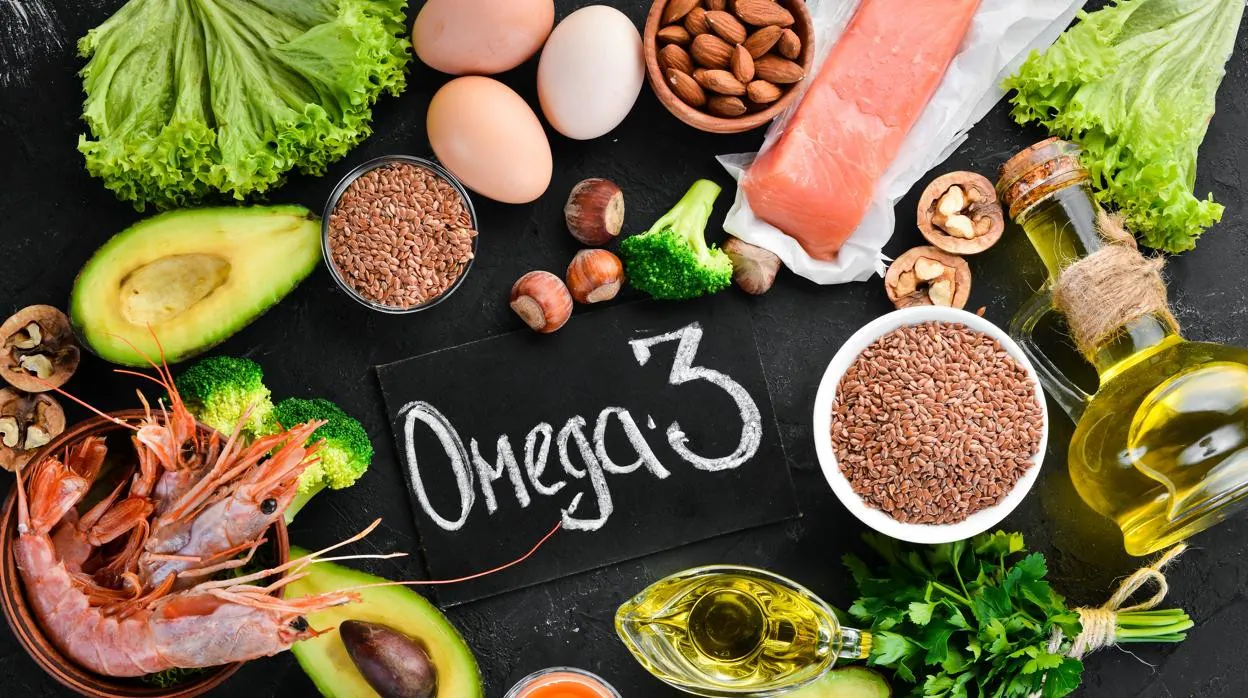 Para incluir el omega 3 en nuestra dieta, podemos hacerlo tanto con alimentos de origen animal como de origen vegetal