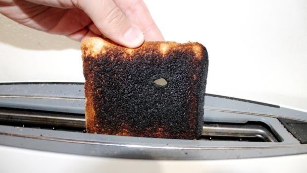 Por qué es mejor no comer la comida quemada