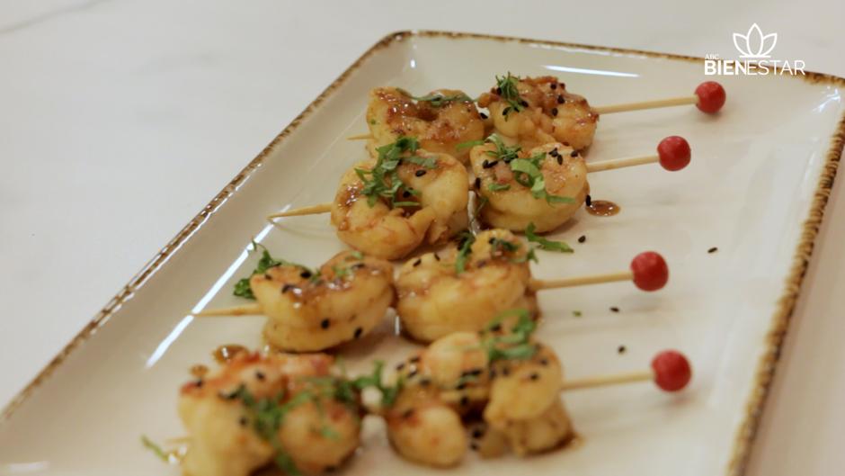 Cena ligera perfecta: brochetas de gambas al estilo oriental