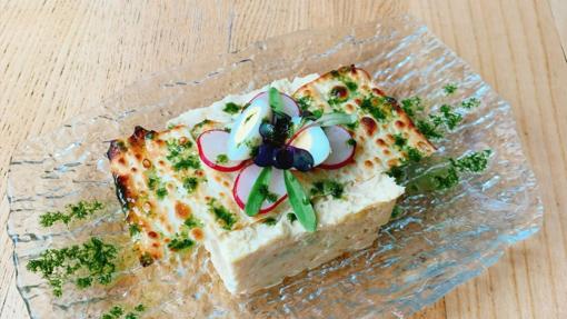 Ensaladilla deluxe con ventresca.