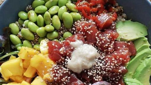 Poke bowl de quinoa.