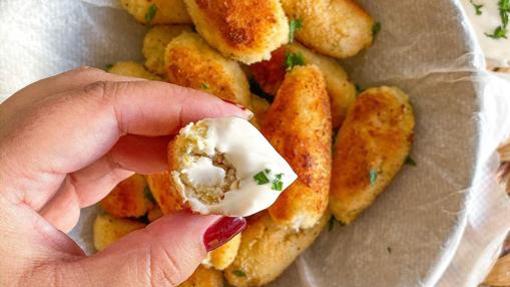 Croquetas de pollo y brócoli.