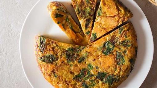 Tortilla de boniato y espinacas.