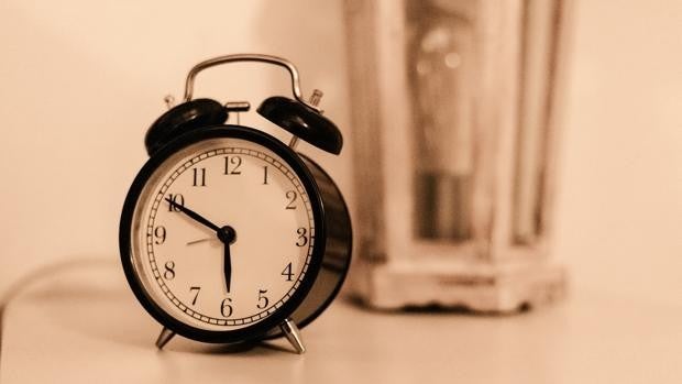 Cambio de hora: lo que tienes que hacer para evitar el agotamiento físico y emocional
