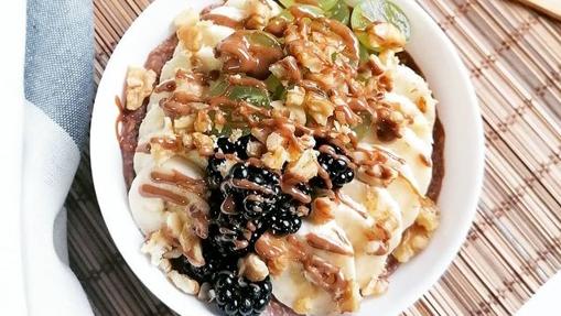 Porridge de avena y chocolate.