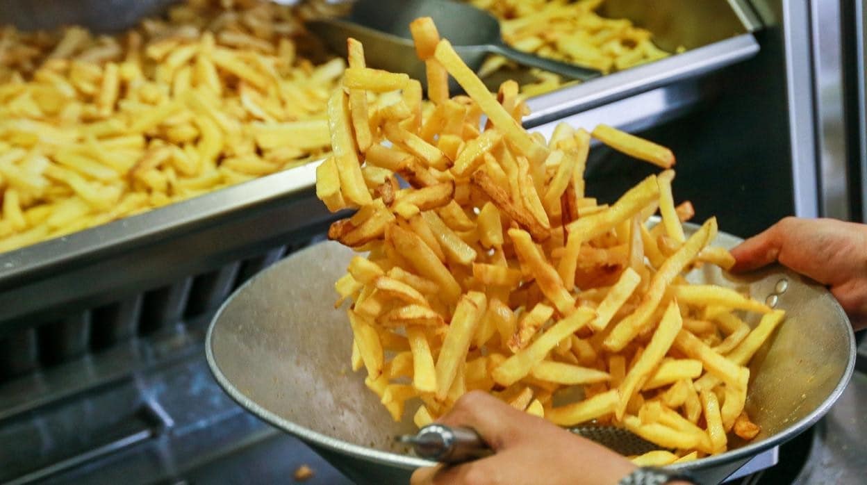 Las patatas fritas son uno de los alimentos que más favorecen la demencia