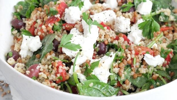 Ensalada de bulgur y pimientos asados: una receta fácil, fresca y rápida