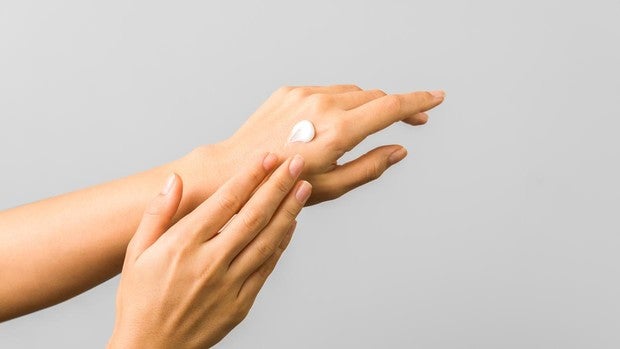 Cómo rejuvenecer tus manos y quitarles años de encima