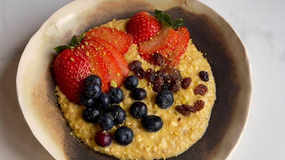 El desayuno con avena y fruta de la pasión para comenzar el día con buen pie