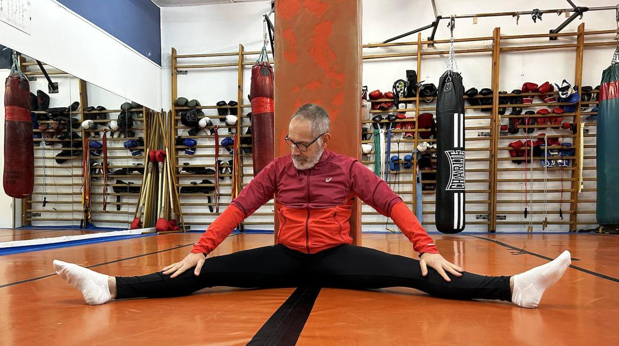 Por qué necesitas hacer yoga a los 50 años: flexibilidad, fuerza y