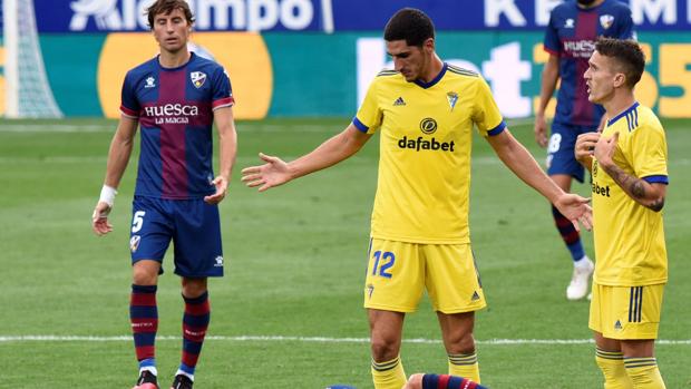 Vídeo: El Cádiz CF gana con solvencia en Huesca