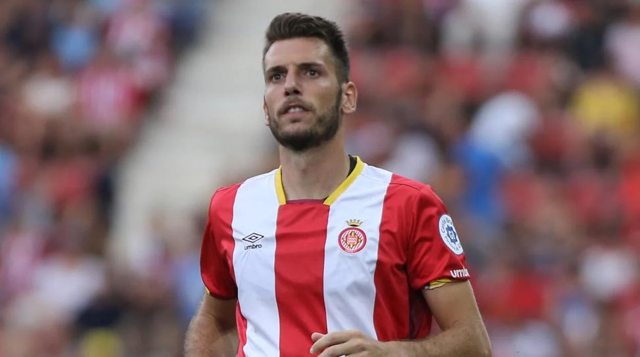 Alcalá ha rescindido su contrato con el Girona para venir al Cádiz CF.
