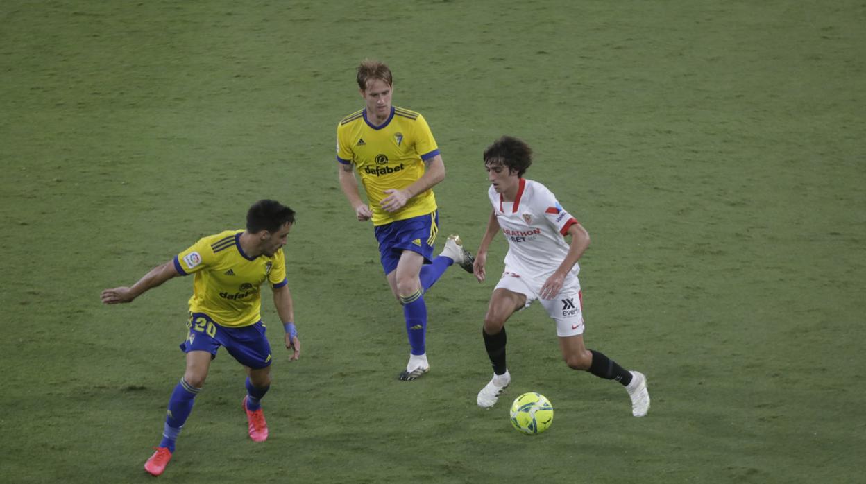 Habrá fútbol los lunes y los viernes