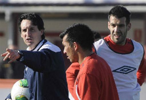Emery junto a Negredo y Medel en su etapa en el Sevilla FC.
