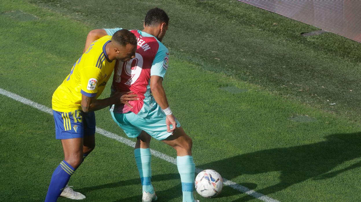 Cádiz CF y Villarreal se vieron las caras recientemente en el Estadio Ramón de Carranza.