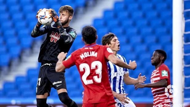 Cádiz - Real Sociedad: El líder llegará con dudas en el centro de la zaga