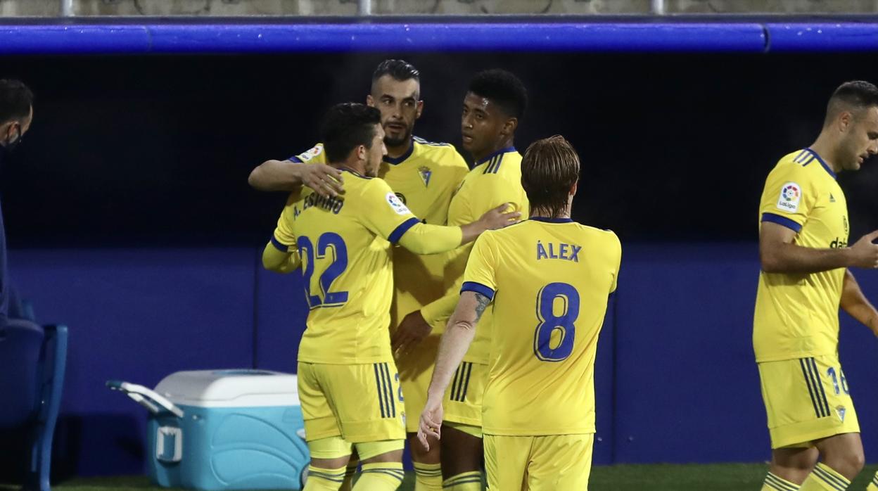 Negredo, Espino, Choco y Álex celebran el primer gol logrado ante el Eibar.