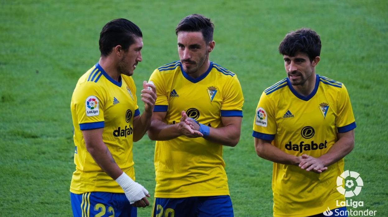 'Pacha' Espino, Iza y Jairo apuntan al once del Cádiz CF en Elche.