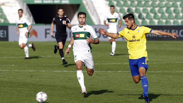 El Cádiz CF vuelve a sumar y se mantiene en la zona noble