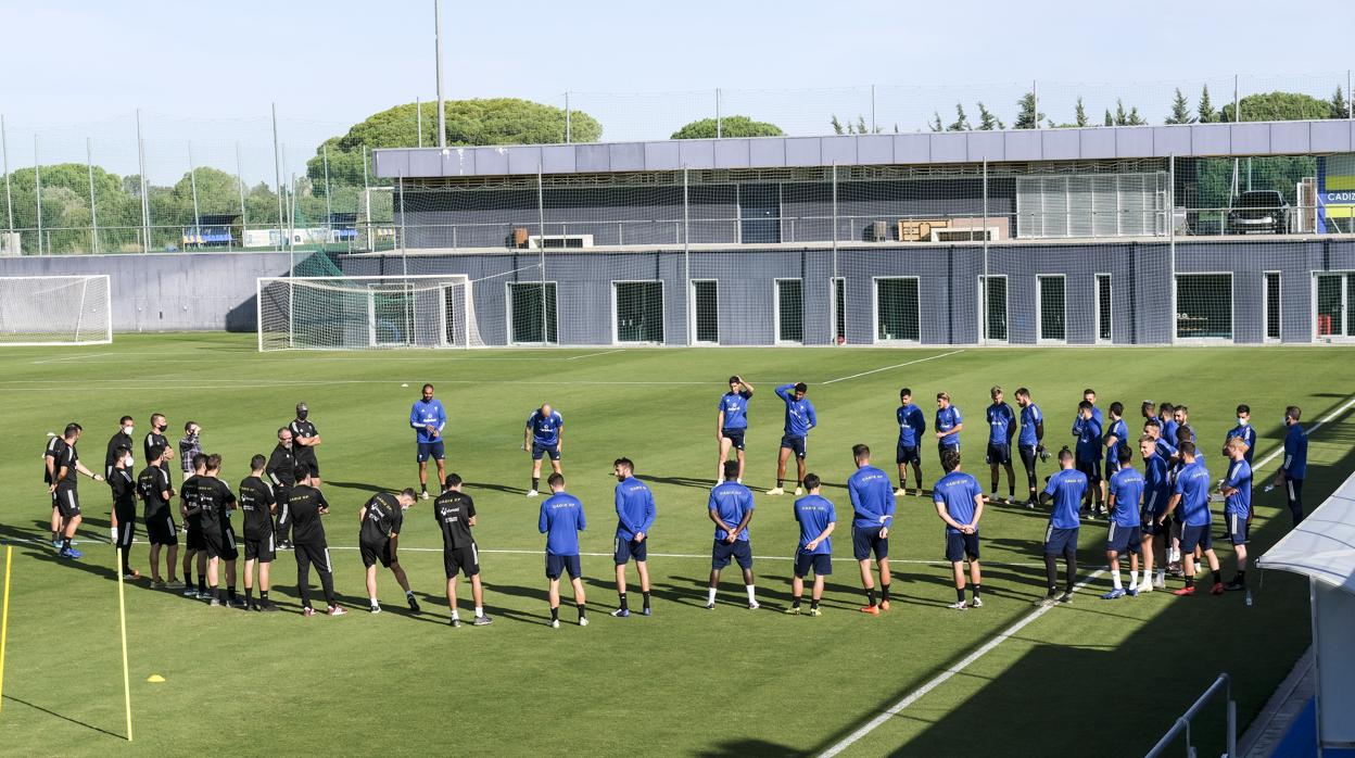 La plantilla cadista en un entrenamiento de la presente temporada.