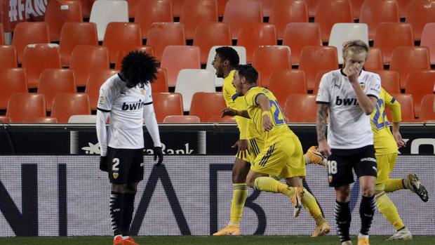 (Vídeo) El Choco acaba con la sequía en Mestalla