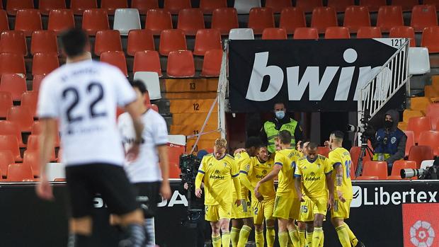 La alineación del Cádiz - Alavés