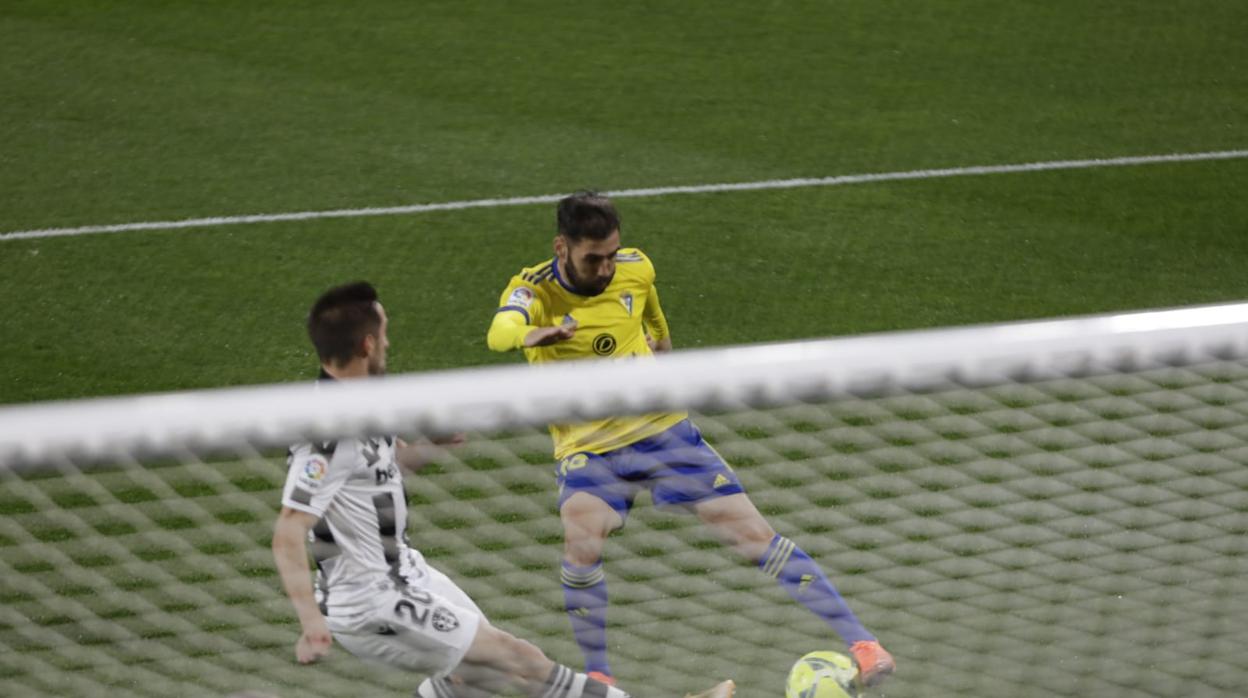 perea, justo antes de marcar el primer gol del partido.