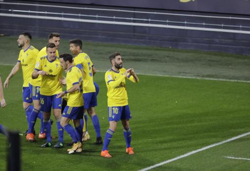 perea adelantó al cádiz cf en el minuto 4.