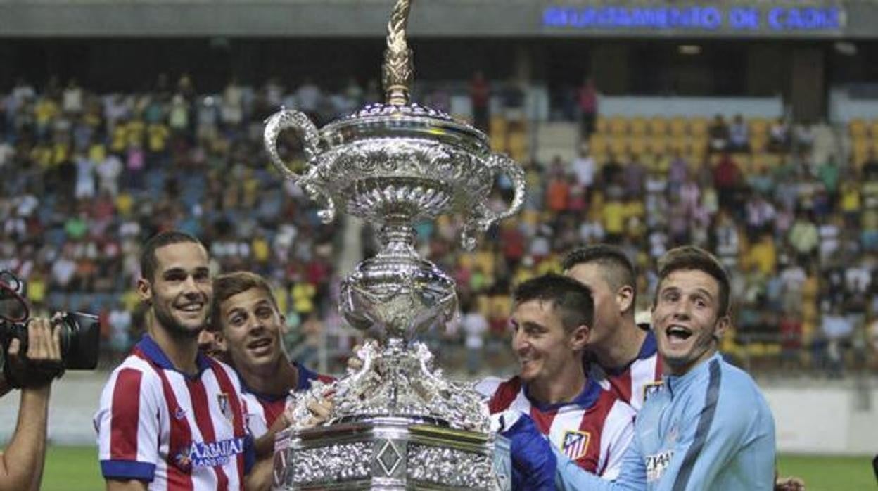 El Atlético de Madrid es el equipo que más veces ha levantado el Trofeo Carranza.