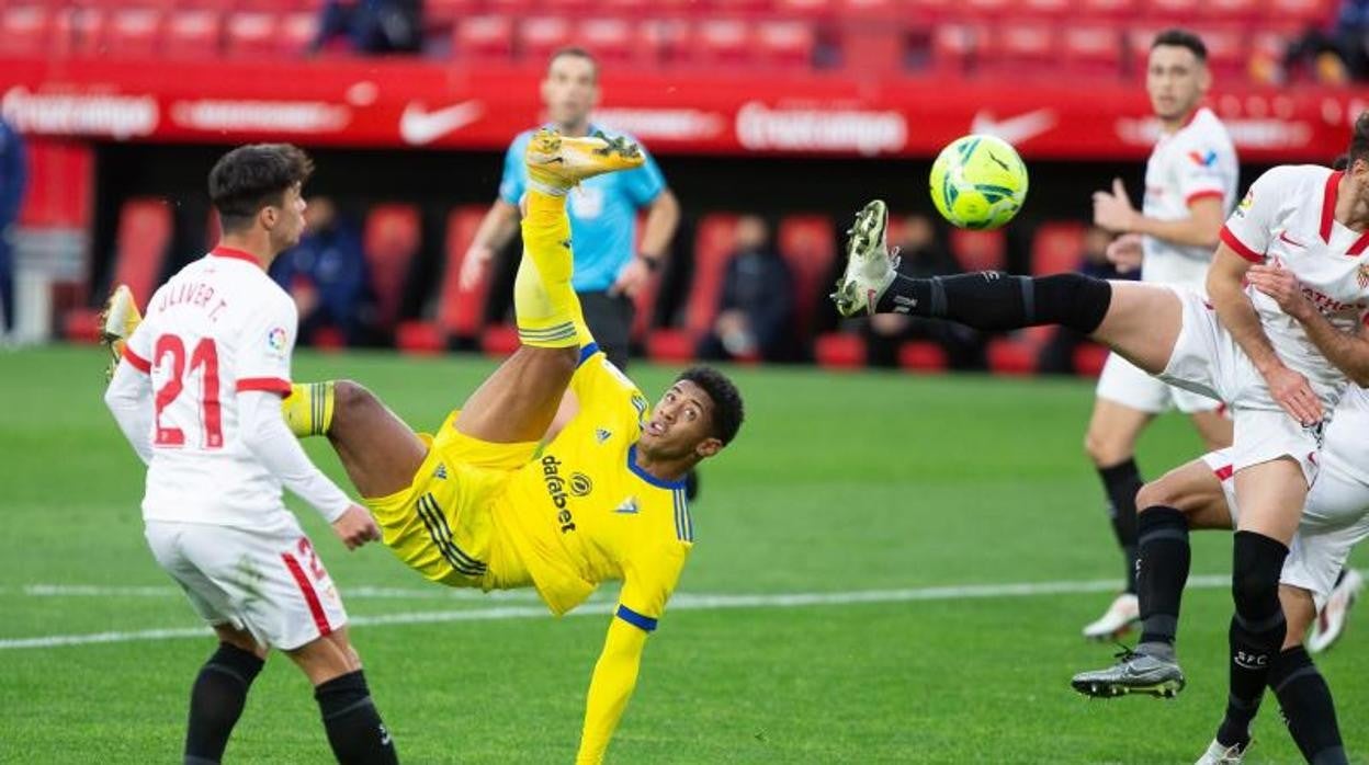 'Choco' Lozano, delantero del Cádiz CF.