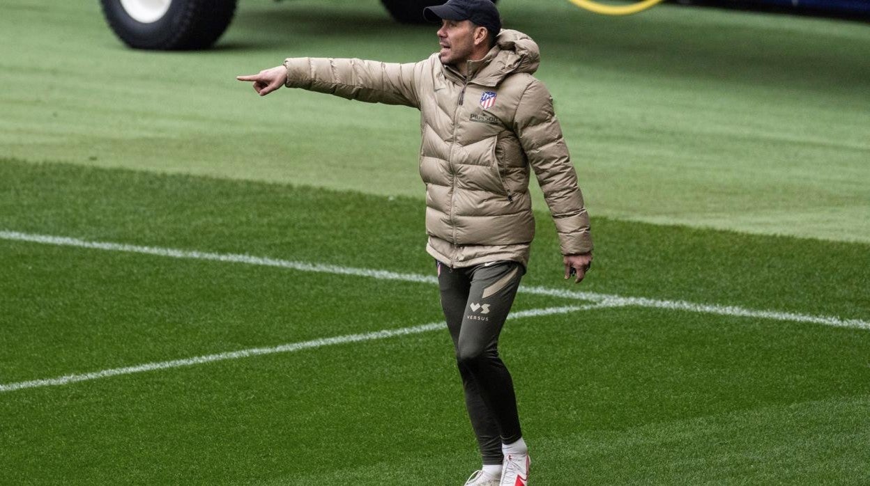 Diego Pablo SImeone entrenando al Atlético de Madrid esta semana.