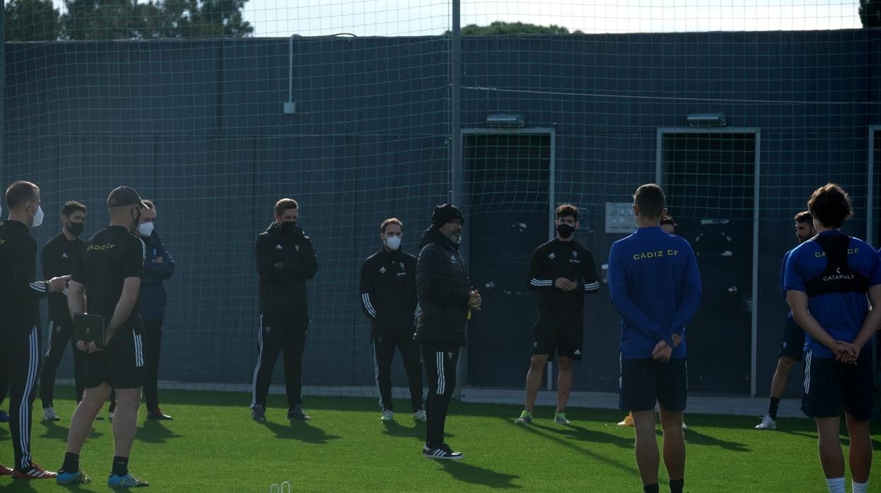 Álvaro Cervera en el entrenamiento de este miércoles en El Rosal.