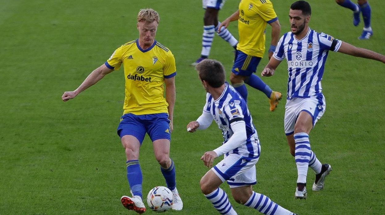 Jens Jonsson ante la Real Sociedad en el partido de la primera vuelta.