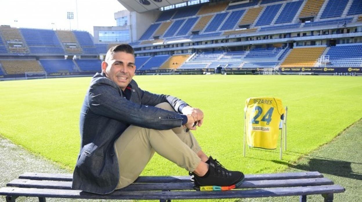 bezares subió con el cádiz cf en primera hace 16 años.