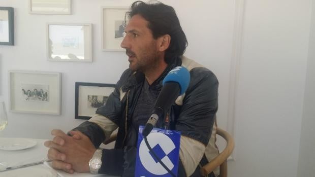 Manolo Pérez: «A veces cuesta ver los partidos del Cádiz pero el trabajo de Cervera es espectacular»