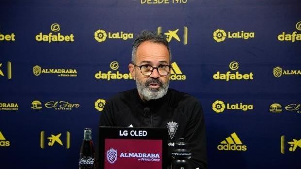 Cervera y la importancia del duelo ante el Eibar: «Tenemos que ganar, no nos vale un empate»