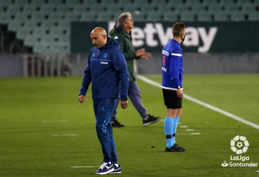 Abelardo es el actual entrenador del Deportivo Alavés.